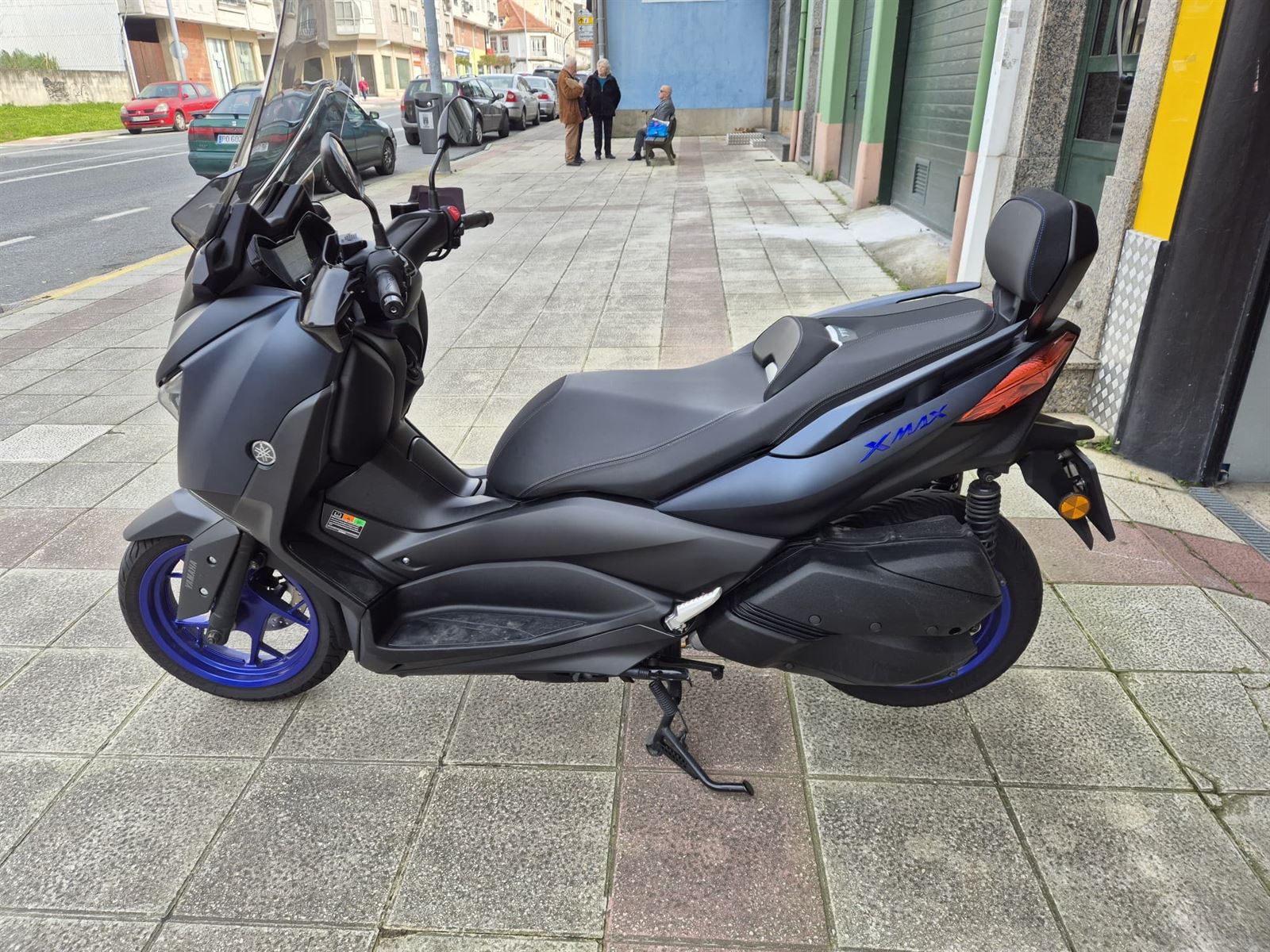 YAMAHA X-MAX 300 - Imagen 1