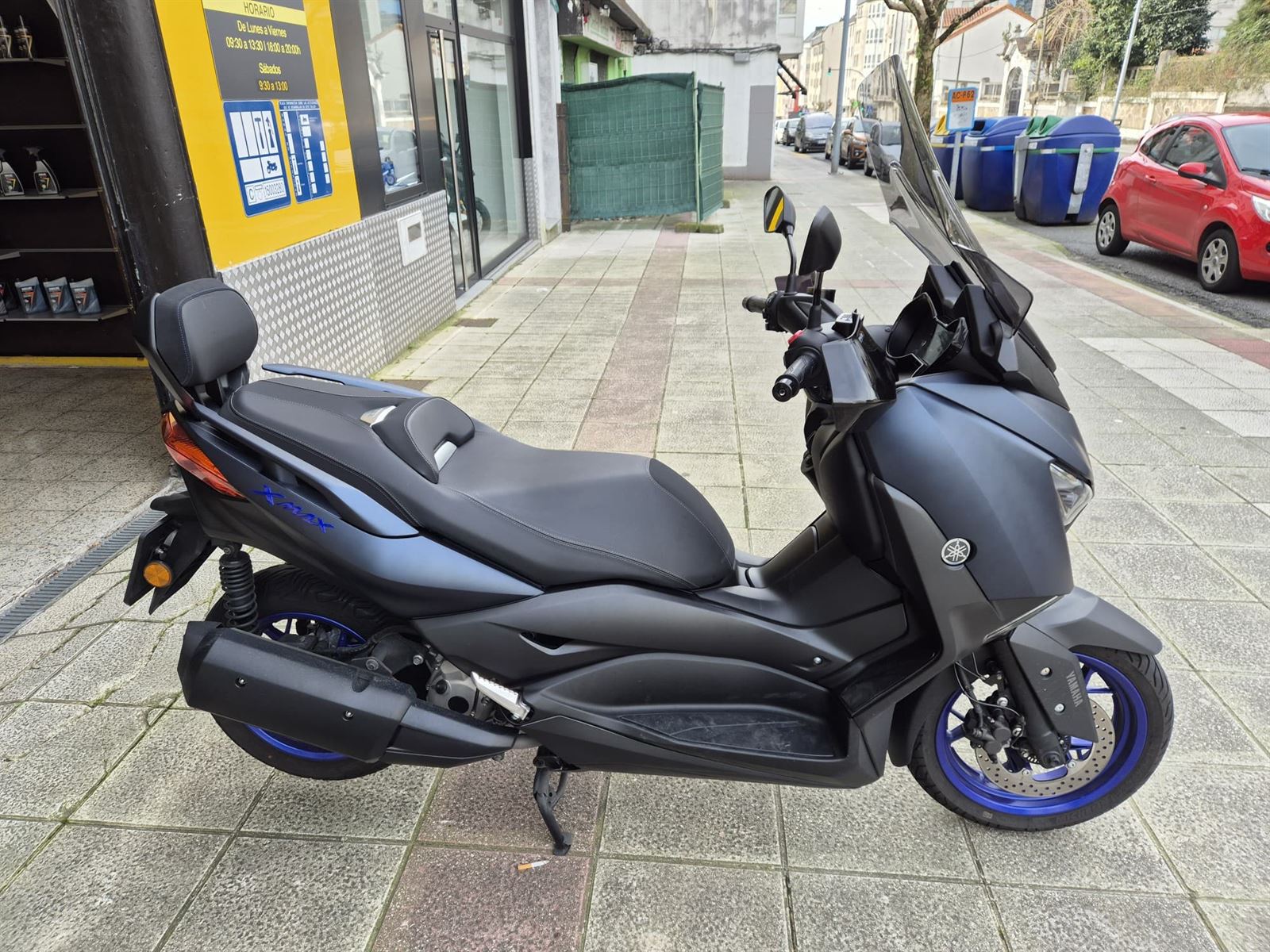 YAMAHA X-MAX 300 - Imagen 3