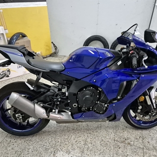 YAMAHA YZF-R1 - Imagen 1
