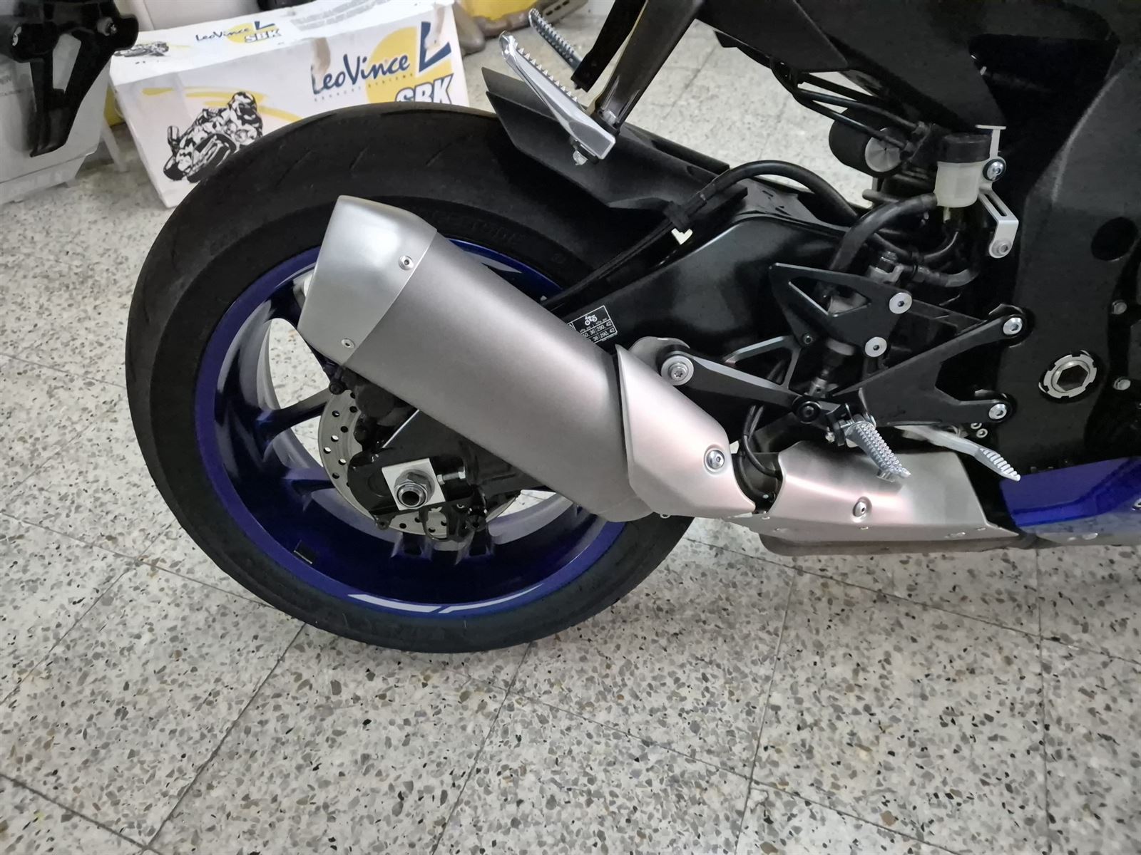 YAMAHA YZF-R1 - Imagen 10